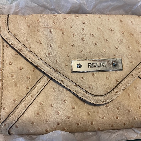 Relic Textured Handbag - Picture 2 of 3
